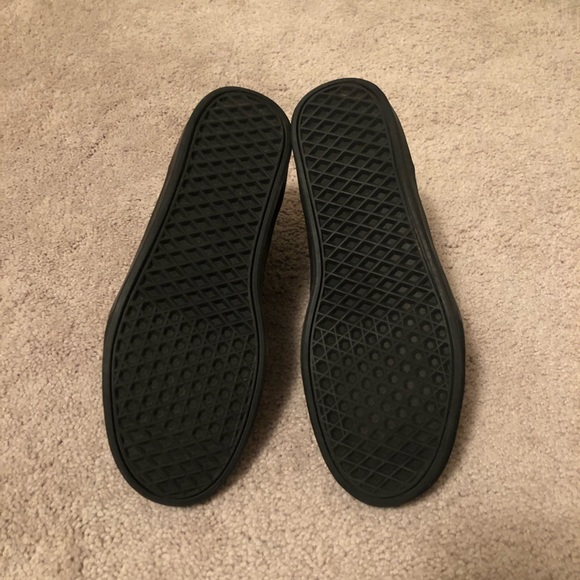 *NEVER WORN* Vans Skate Shoes - Picture 3 of 4